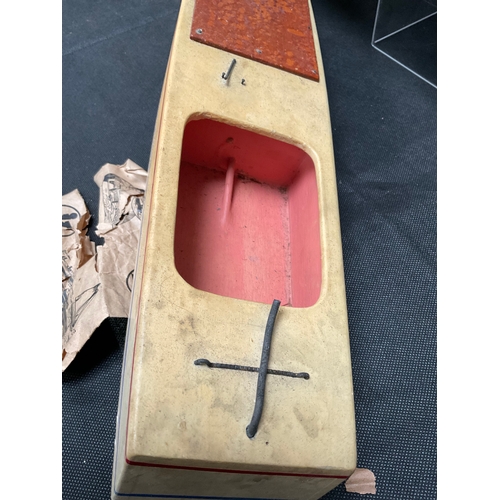 185A - SMALL WOODEN MOTORISED BOAT L12