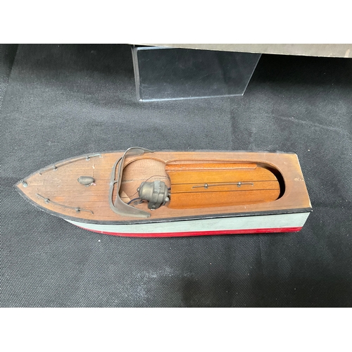 185A - SMALL WOODEN MOTORISED BOAT L12