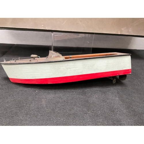 185A - SMALL WOODEN MOTORISED BOAT L12