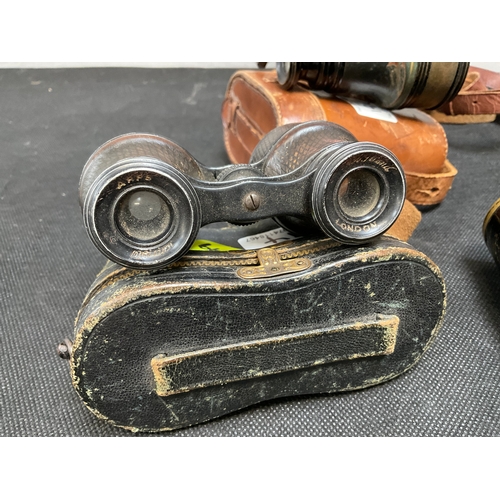 194 - 3 PAIRS OF VINTAGE BINOCULARS TO INCLUDE 1 MILITARY SET AND 2 SETS OF OPERA GLASSES