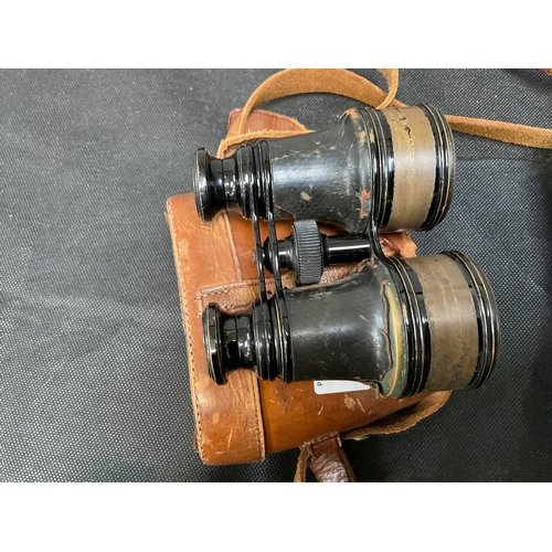 194 - 3 PAIRS OF VINTAGE BINOCULARS TO INCLUDE 1 MILITARY SET AND 2 SETS OF OPERA GLASSES