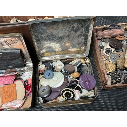 199 - LARGE COLLECTORS OF VINTAGE BUTTONS ETC