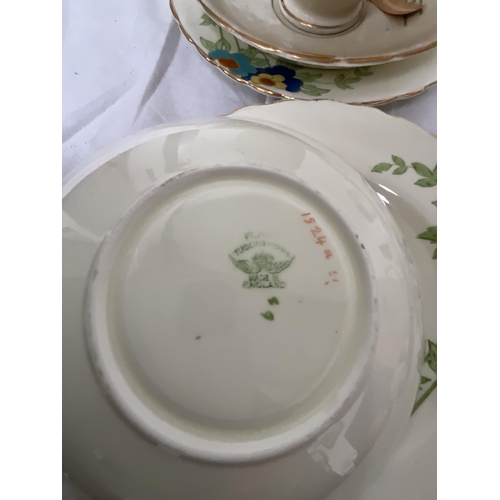 142 - 4 BOXES OF CHINA TO INCLUDE CROWN DUCAL, BLUE & WHITE, WEDGEWOOD A/F, ETC