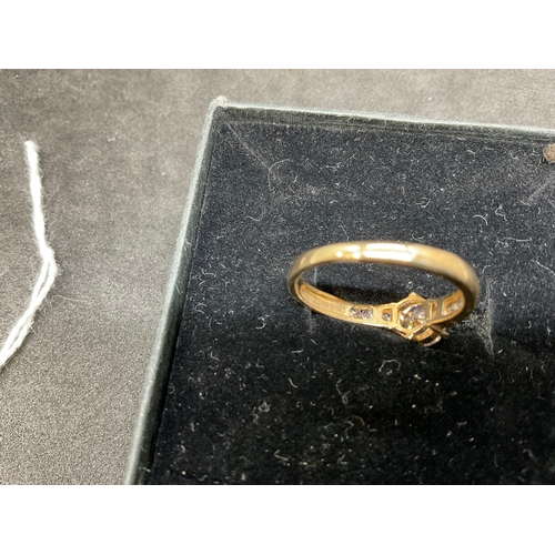 217 - 9CT GOLD HALLMARKED RING SET WITH CUBIC ZIRCONIA - 2.6G TOTAL WEIGHT