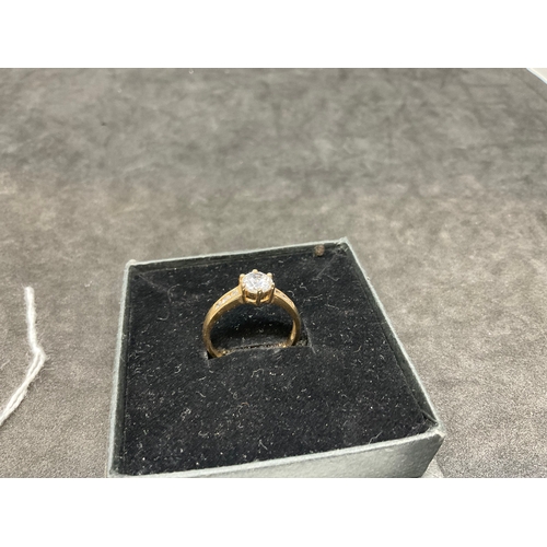 217 - 9CT GOLD HALLMARKED RING SET WITH CUBIC ZIRCONIA - 2.6G TOTAL WEIGHT