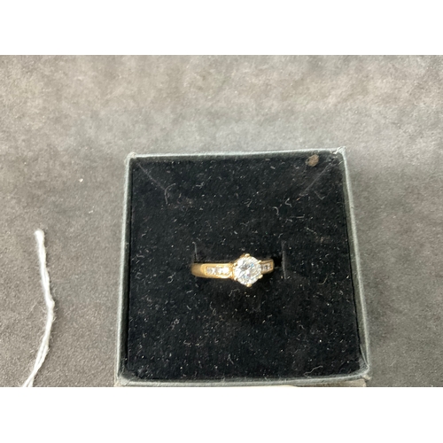 217 - 9CT GOLD HALLMARKED RING SET WITH CUBIC ZIRCONIA - 2.6G TOTAL WEIGHT