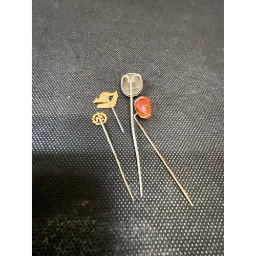 262 - 4 VINTAGE STICK PINS