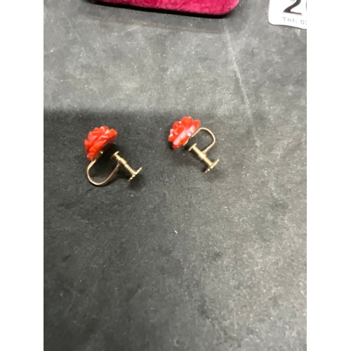 265 - PAIR OF SCREWBACK COLLAR AND YELLOW METAL CORAL EARRINGS