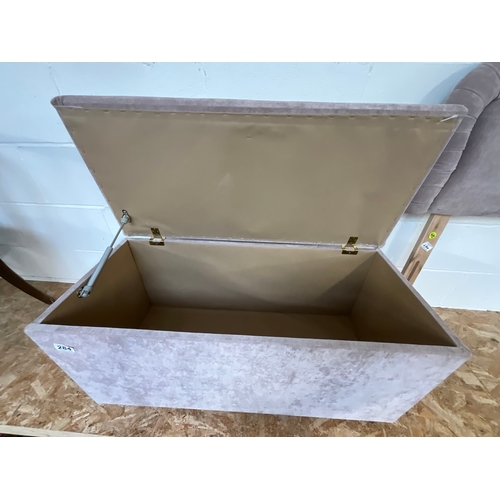 284 - MODERN UPHOLSTERED BLANKET BOX H18