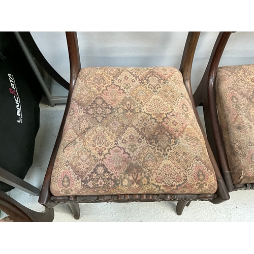 286 - 6 VICTORIAN MAHOGANY DINING CHAIRS WITH UPHOLSTERED SEAT PADS TO INCLUDE SINGLE CARVER A/F