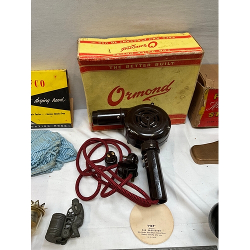 306 - BOX OF VINTAGE COLLECTABLES TO INCLUDE PIFCO HAIRDRYER AND STAND, VINTAGE BLACK TELEPHONE, PRINTING ... 