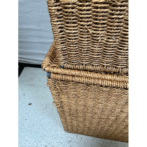 312 - 2 RAFFIA STORAGE BASKETS
18