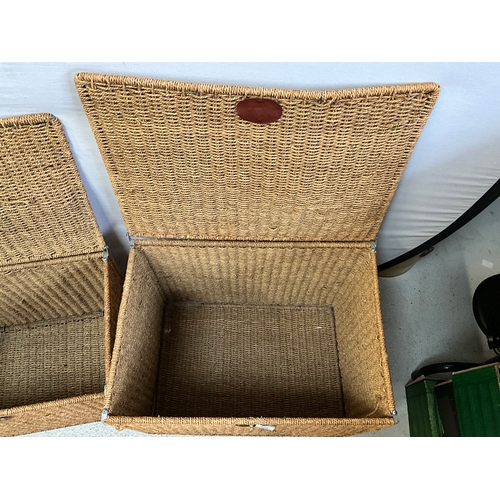 312 - 2 RAFFIA STORAGE BASKETS
18