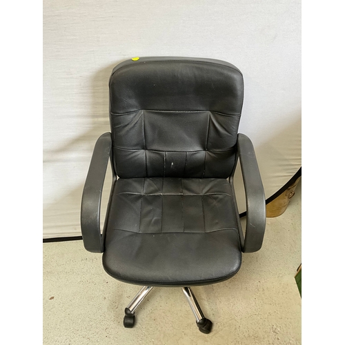 315 - LEATHER SWIVEL OFFICE CHAIR