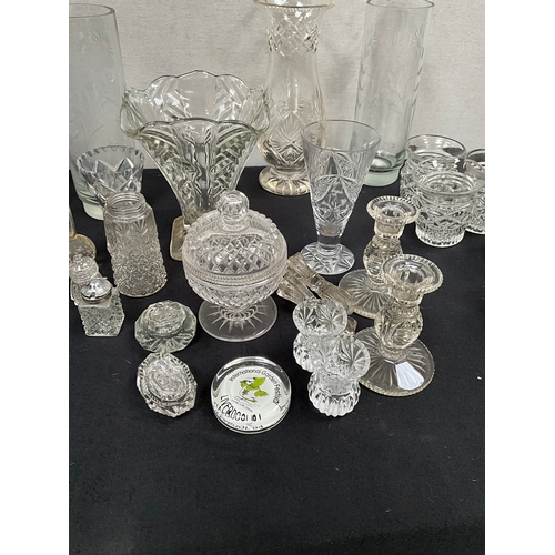 325 - 2 BOXES OF GLASSWARE AND 1 BOX OF COLOURED GLASSWARE 
WHITE VASE 12