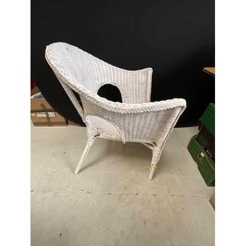 326 - WHITE WICKER BEDROOM CHAIR H34