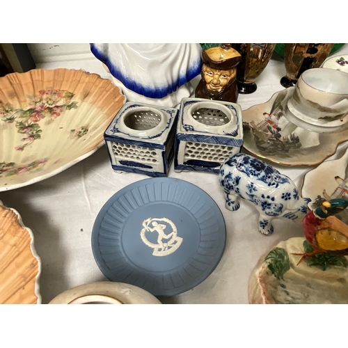 341 - BOX OF CHINA TO INCLUDE AYNSLEY, ROYAL WORCESTER ETC