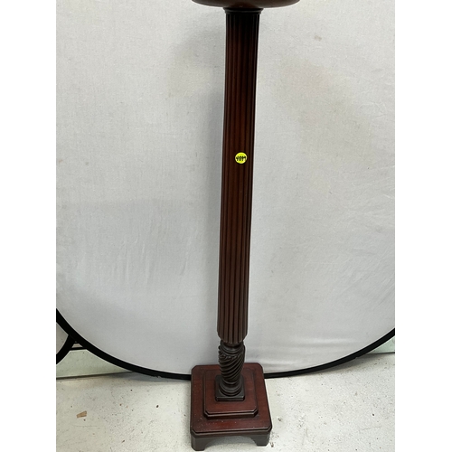 357 - VICTORIAN MAHOGANY TORCHERE WITH REEDED COLUMN H57