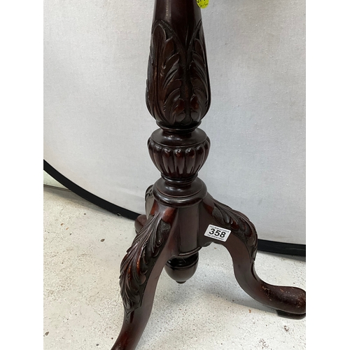 358 - VICTORIAN MAHOGANY PEDESTAL TRIPOD TABLE CARVED LEAF DECORATION A/F H31