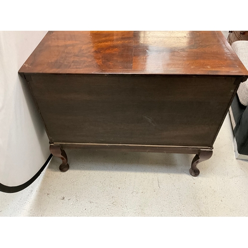 361 - 19TH CENTURY MAHOGANY 2 DRAWER VENEERED CHEST ON CABRIOLE FEET H30