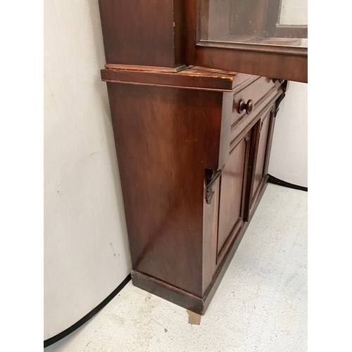 362 - VICTORIAN MAHOGANY SECRETAIRE BOOKCASE H82