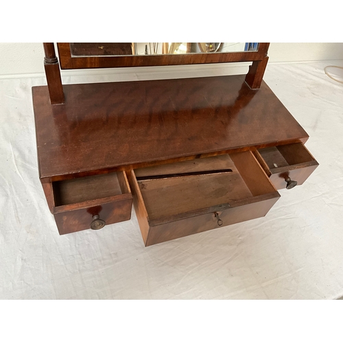 366 - GEORGIAN MAHOGANY DRESSING TABLE MIRROR WITH 3 DRAWERS TO BASE ON TURNED FEET COMPLETE WITH KEY H23