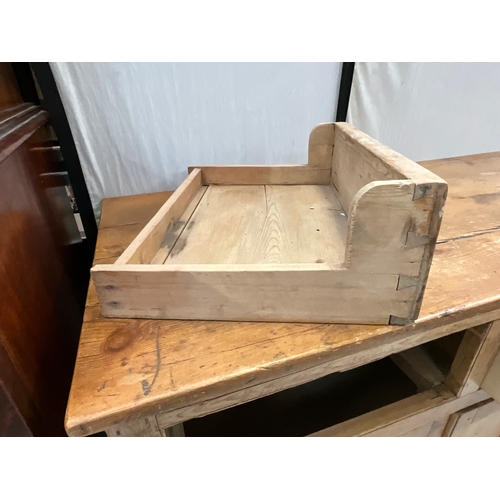 372 - STRIPPED PINE VICTORIAN KITCHEN BASE WITH 4 DRAWERS OVER 2 DOORS H36