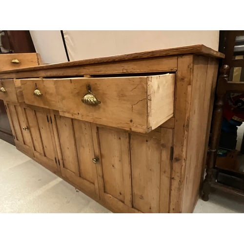 372 - STRIPPED PINE VICTORIAN KITCHEN BASE WITH 4 DRAWERS OVER 2 DOORS H36