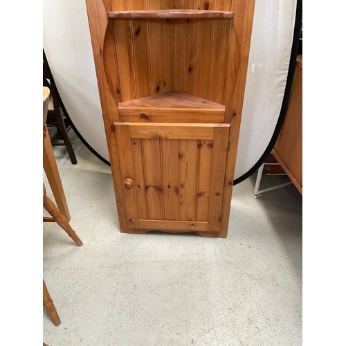 380 - MODERN PINE KITCHEN CORNER CABINET H72