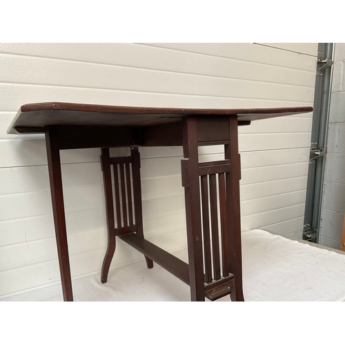 390 - EDWARDIAN MAHOGANY CROSS BANDED SUTHERLAND TABLE WITH LAYER ENDS H26