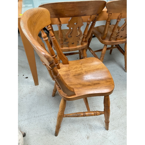 391 - MODERN GLASS TOPPED KITCHEN TABLE AND 4 FIDDLEBACK BEECH FARMHOUSE CHAIRS H29