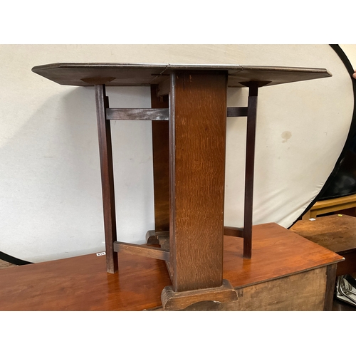 392 - VINTAGE OAK DROP LEAF TABLE H30