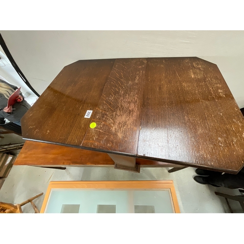 392 - VINTAGE OAK DROP LEAF TABLE H30