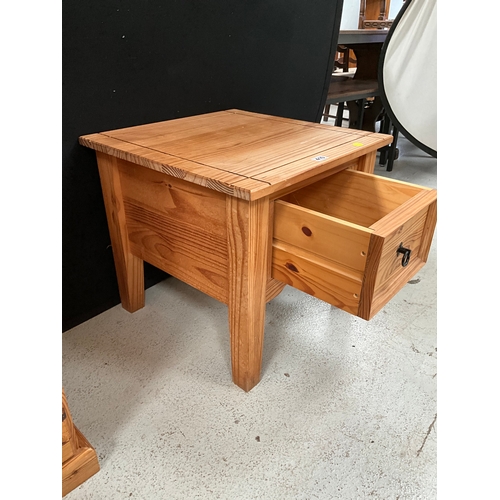 410 - MODERN PINE LAMP TABLE WITH DRAWER H21