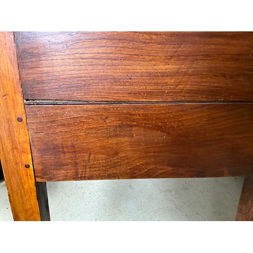 414 - GEORGIAN ELM 3 DRAWER DRESSING BASE H34