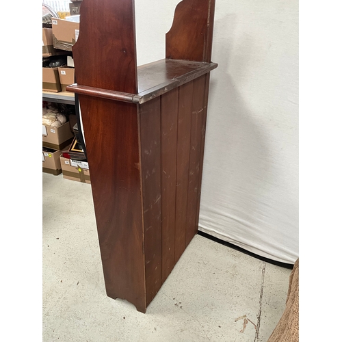 415 - VICTORIAN MAHOGANY OPEN BOOKCASE H52