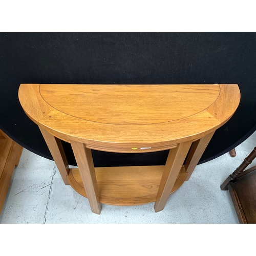 421 - MODERN OAK HALF MOON HALL TABLE H32