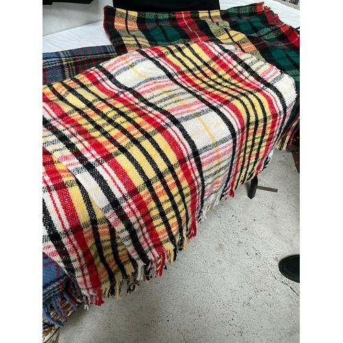 431 - BOX WITH QUILT AND TARTAN BLANKETS