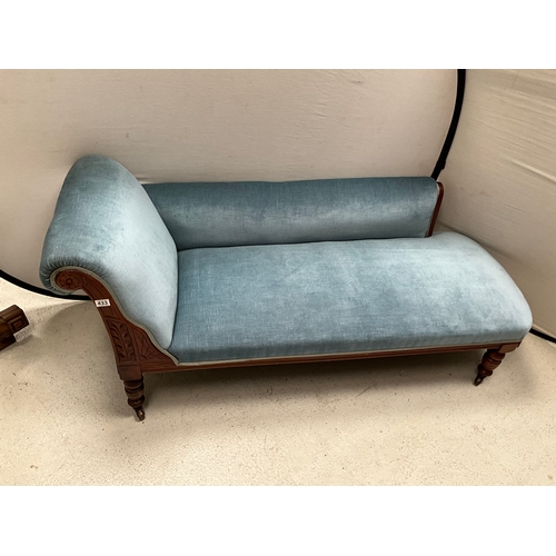 433 - EDWARDIAN BLUE UPHOLSTERED MAHOGANY FRAMED CHAISE LOUNGE L66