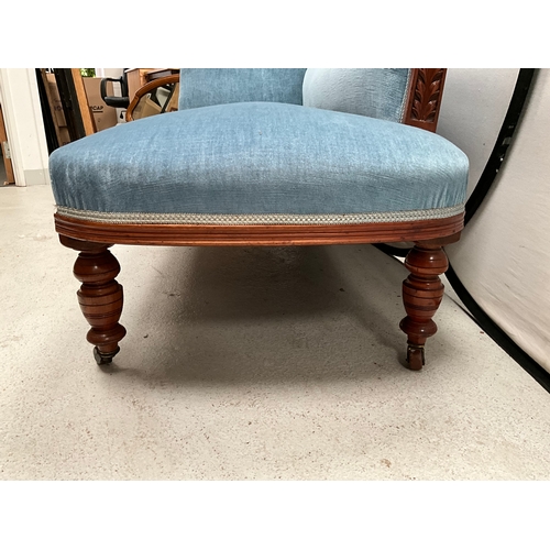 433 - EDWARDIAN BLUE UPHOLSTERED MAHOGANY FRAMED CHAISE LOUNGE L66