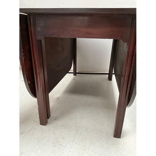 436 - GEORGIAN MAHOGANY DROP LEAF GATELEG DINING TABLE EXT 68