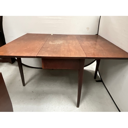 438 - GEORGAIN OAK DROP LEAF GATELEG DINING TABLE H28