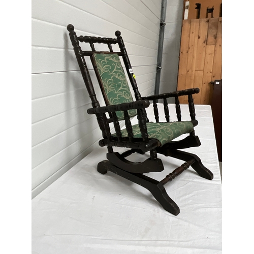 439 - VICTORIAN CHILDS AMERICAN ROCKING CHAIR H29