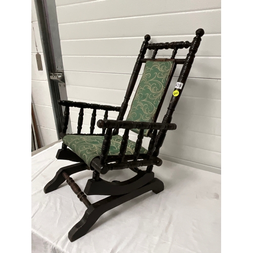 439 - VICTORIAN CHILDS AMERICAN ROCKING CHAIR H29