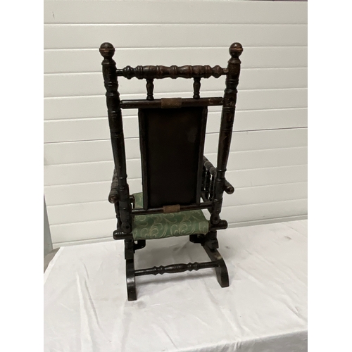 439 - VICTORIAN CHILDS AMERICAN ROCKING CHAIR H29