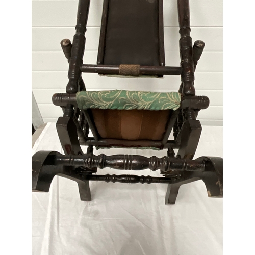 439 - VICTORIAN CHILDS AMERICAN ROCKING CHAIR H29