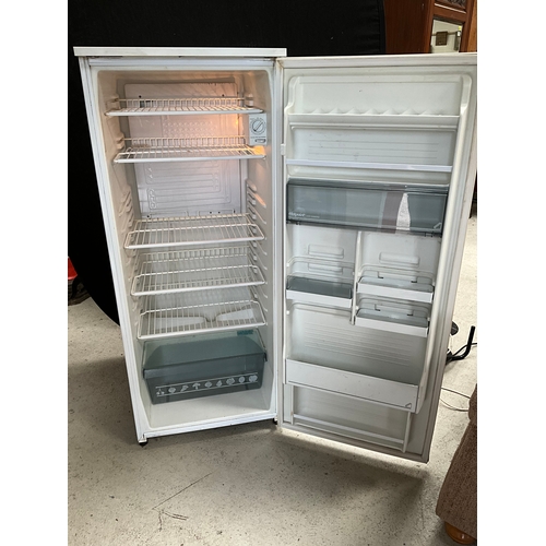 450 - HOTPOINT UPRIGHT FRIDGE H53