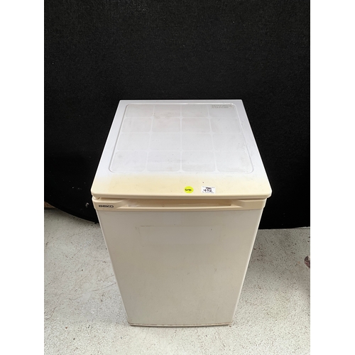 452 - BEKO UNDER COUNTER FRIDGE H34