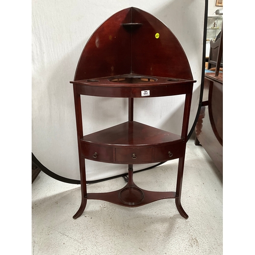 461 - GEORGIAN MAHOGANY CORNER WASHSTAND WITH SINGLE DRAWER ON STRETCHERED BASE H46