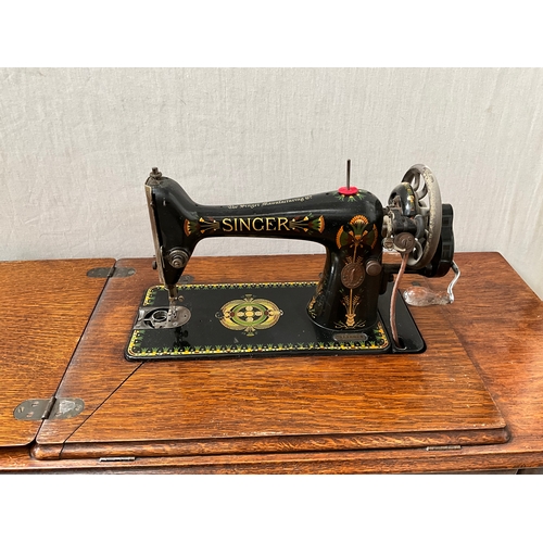 467 - VINTAGE TREDDLE SINGER SEWING MACHINE TABLE H31